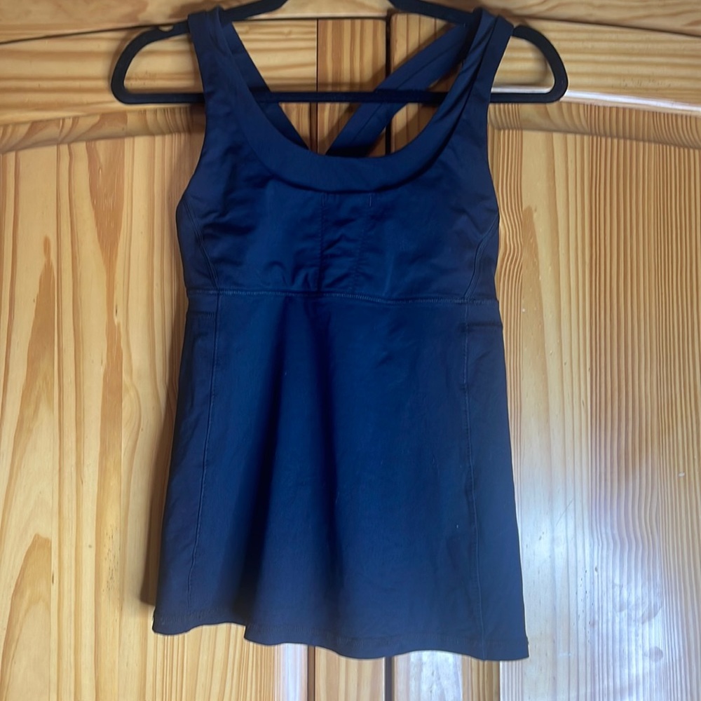 Lululemon tank top with built in bra